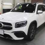 ガラスコーティング 名古屋市守山区より ベンツ GLB200d 入庫です。